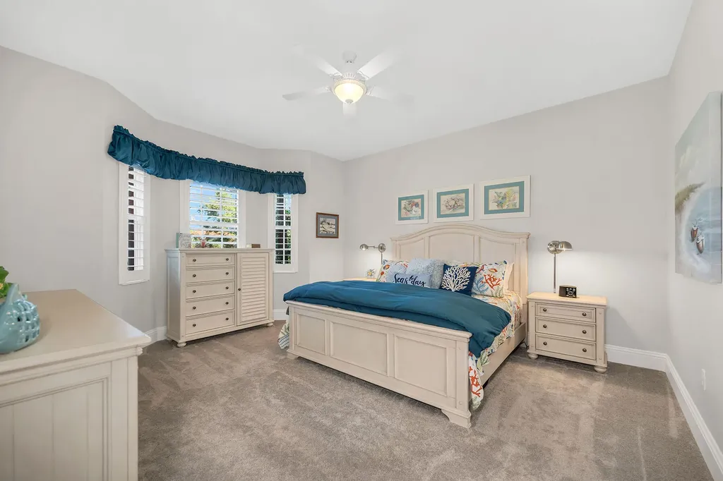 6433 Legacy Naples FL 34113