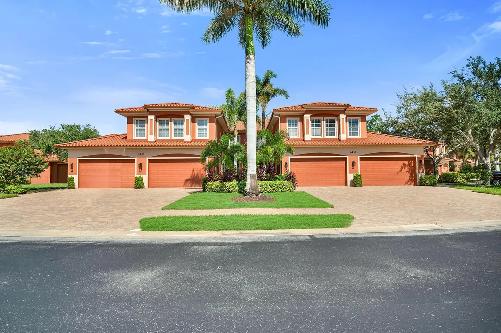 6433 Legacy Naples FL 34113