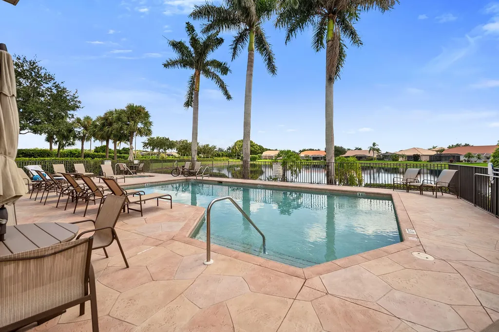 6433 Legacy Naples FL 34113