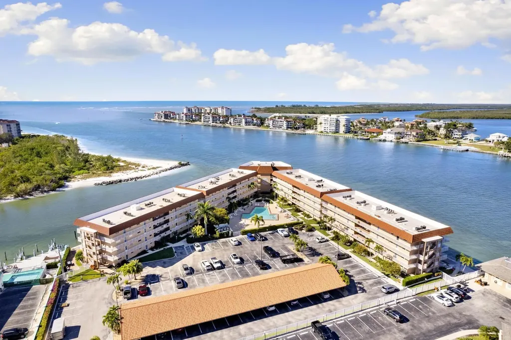 1206 Edington Marco Island FL 34145