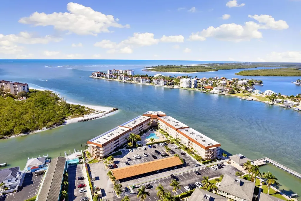 1206 Edington Marco Island FL 34145