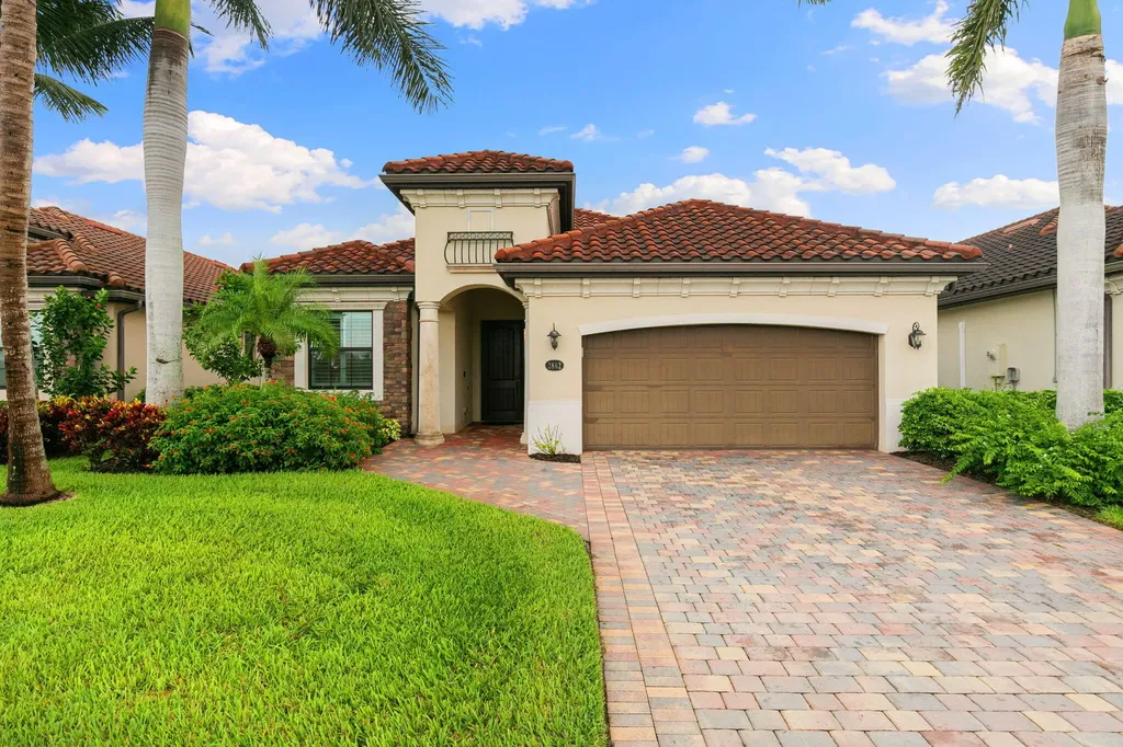 2862 Aviamar Circle Naples FL 34114