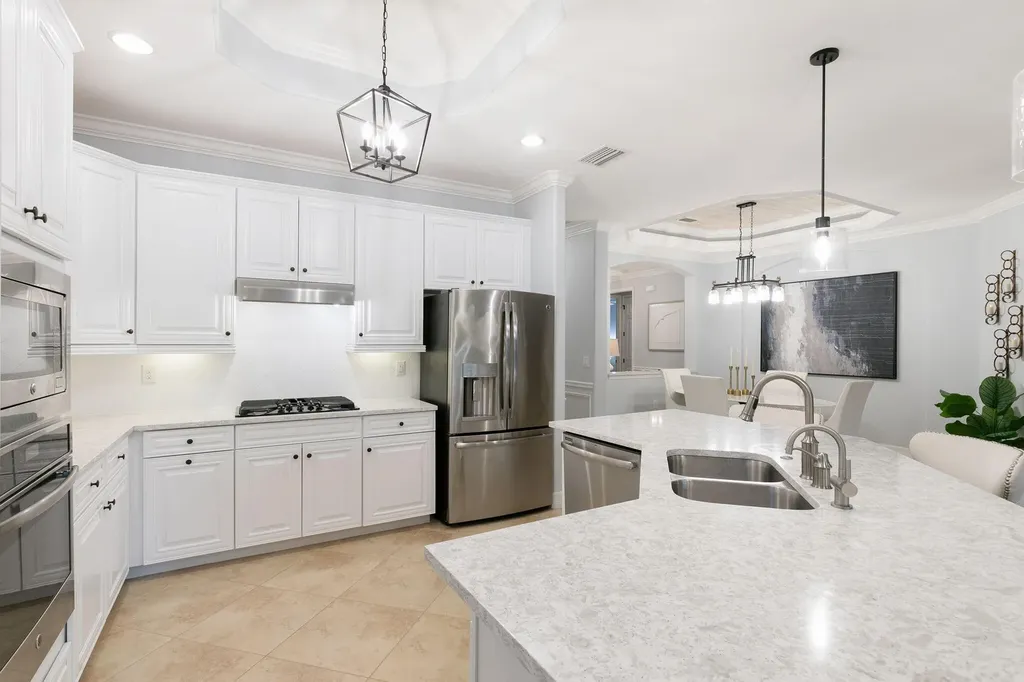 2862 Aviamar Circle Naples FL 34114