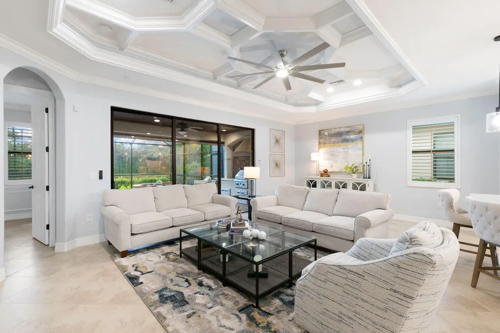 2862 Aviamar Circle Naples FL 34114