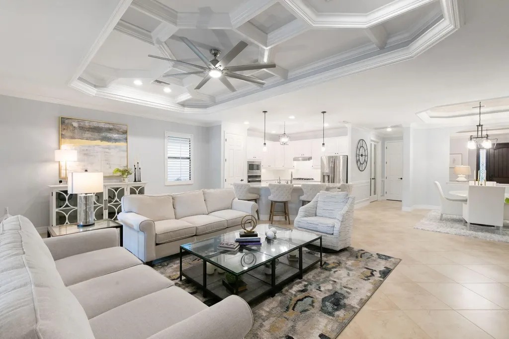 2862 Aviamar Circle Naples FL 34114