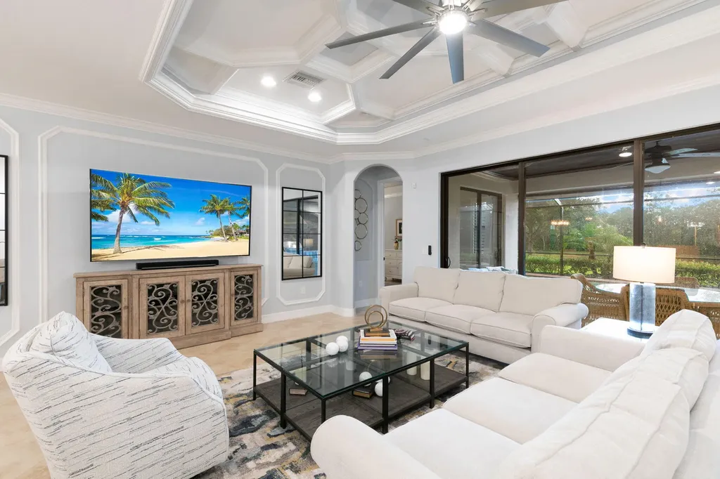 2862 Aviamar Circle Naples FL 34114