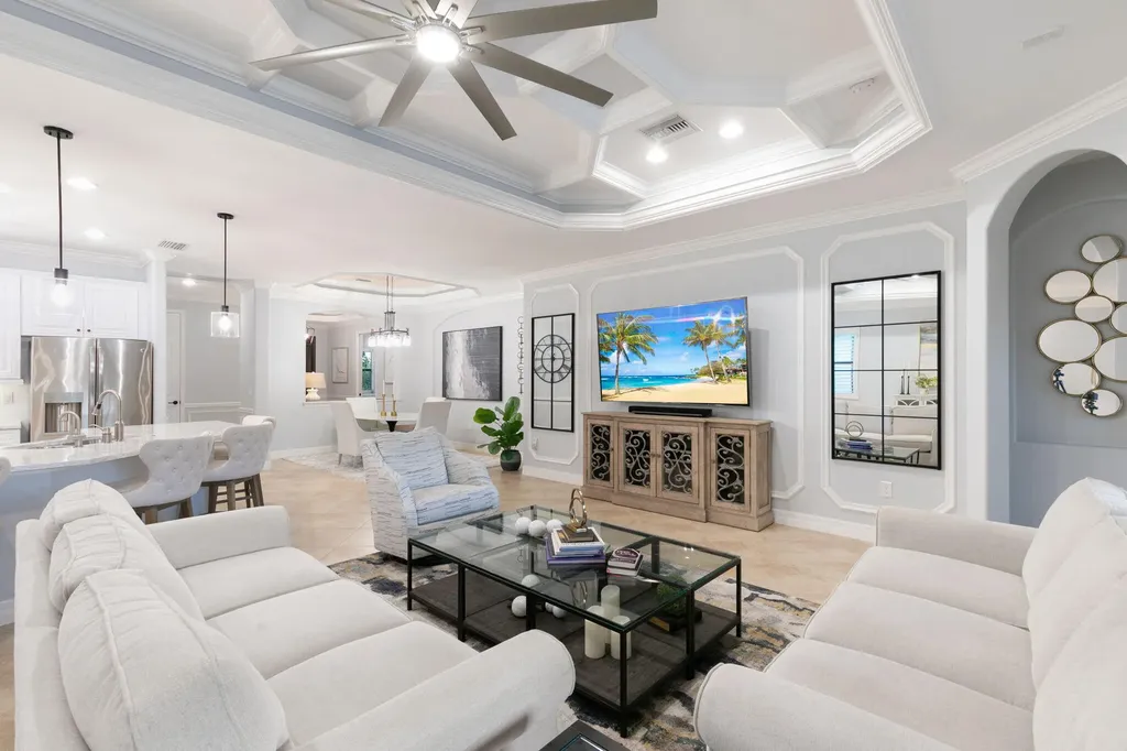 2862 Aviamar Circle Naples FL 34114