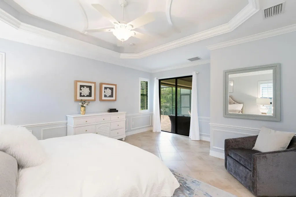 2862 Aviamar Circle Naples FL 34114