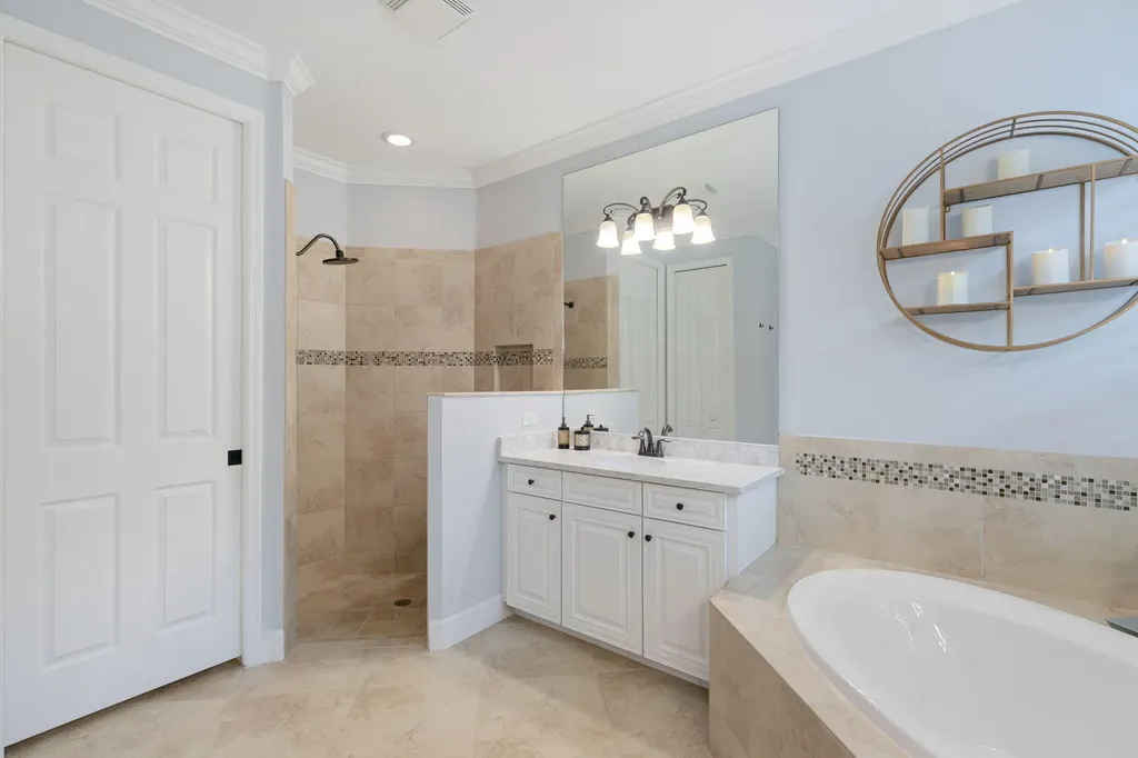 2862 Aviamar Circle Naples FL 34114