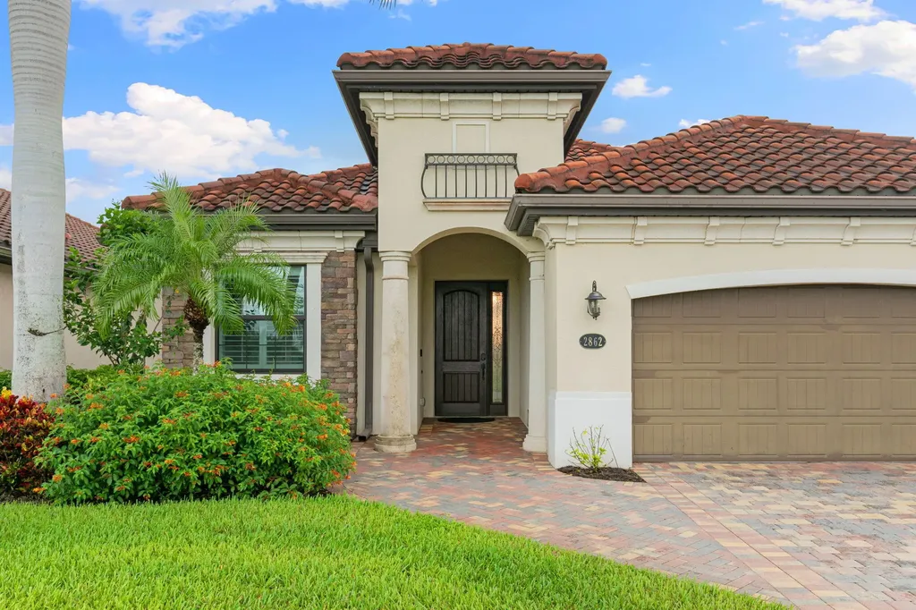 2862 Aviamar Circle Naples FL 34114