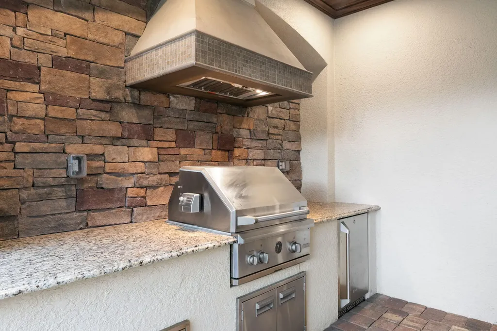 2862 Aviamar Circle Naples FL 34114