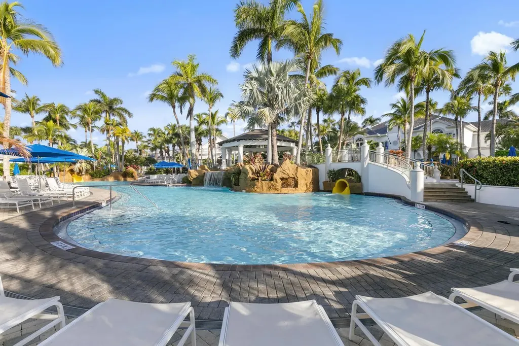 2862 Aviamar Circle Naples FL 34114