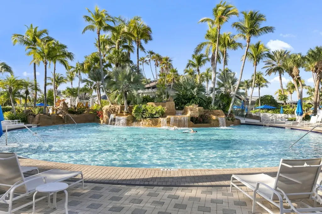 2862 Aviamar Circle Naples FL 34114