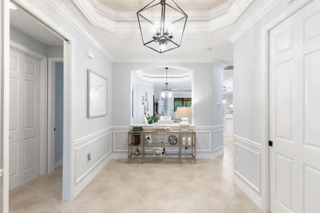 2862 Aviamar Circle Naples FL 34114