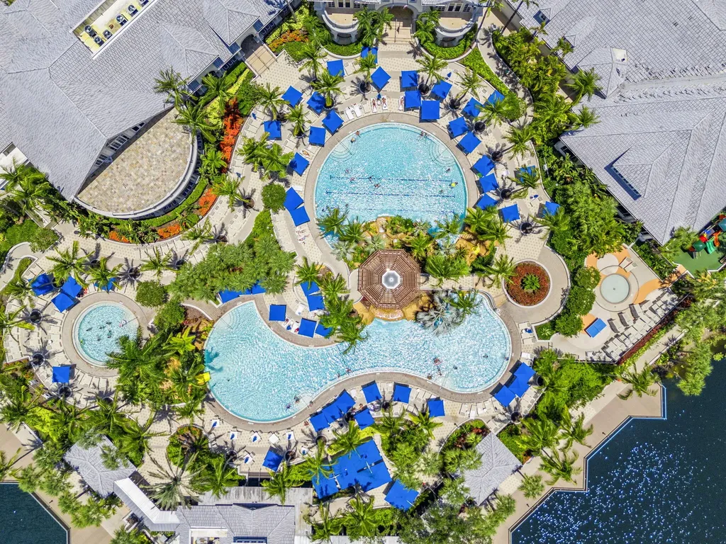 2862 Aviamar Circle Naples FL 34114