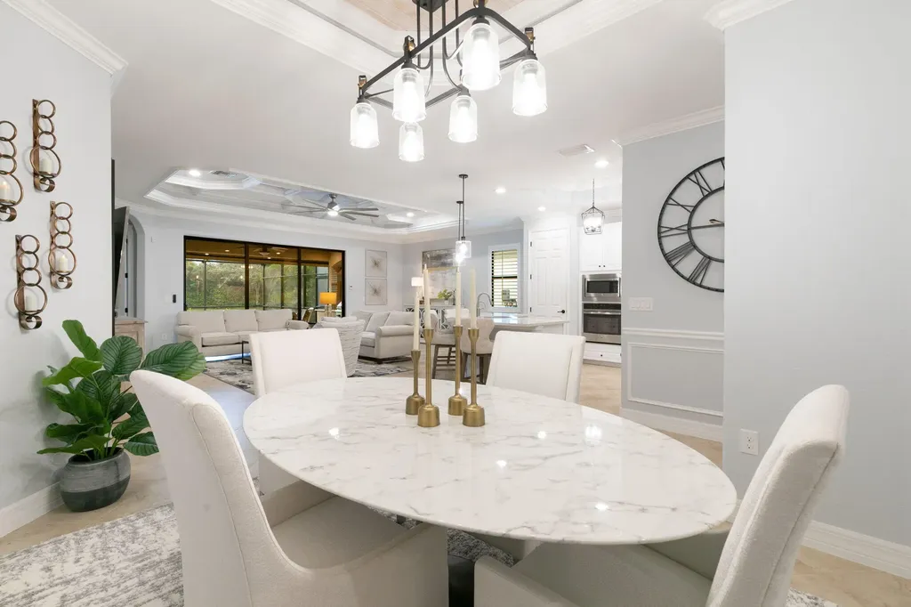 2862 Aviamar Circle Naples FL 34114