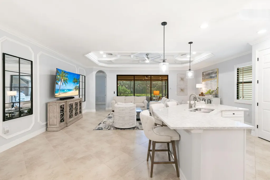 2862 Aviamar Circle Naples FL 34114