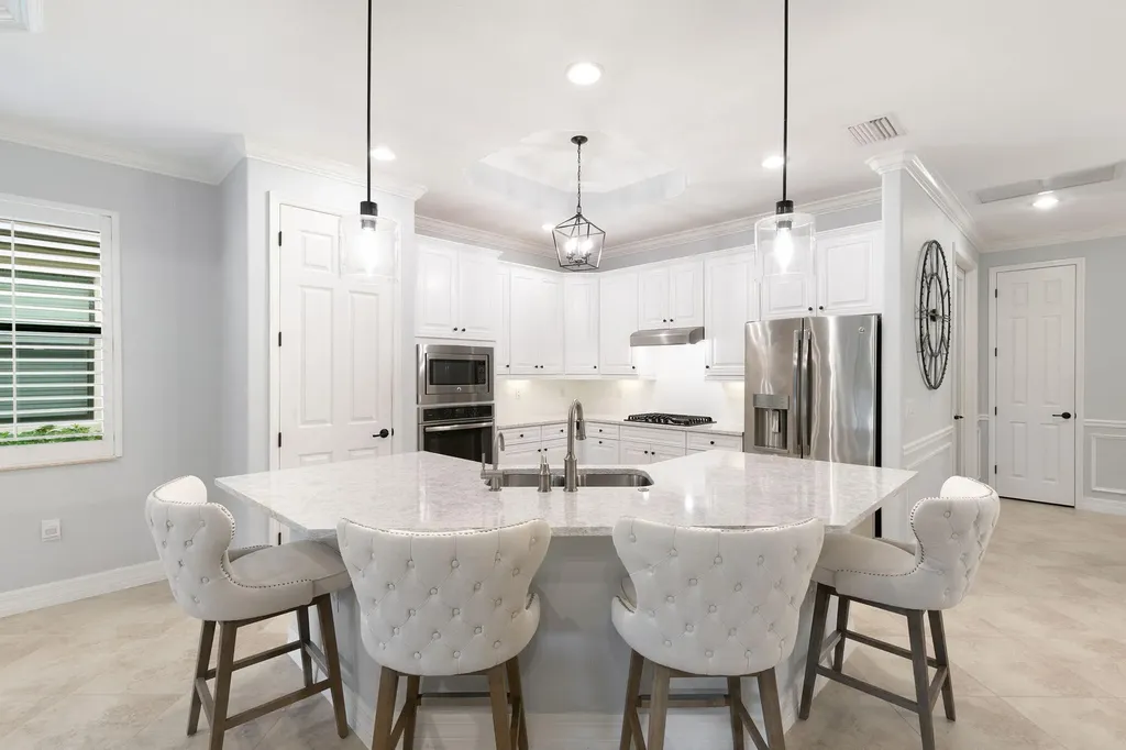 2862 Aviamar Circle Naples FL 34114