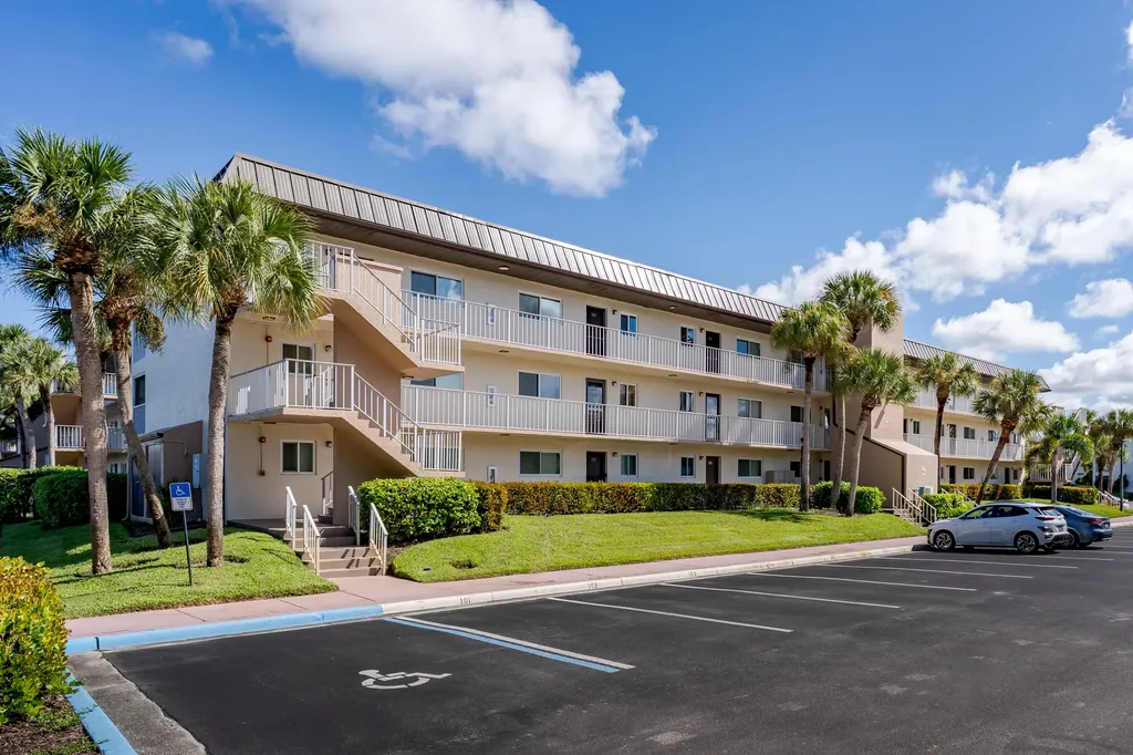 1008 Manatee Road Naples FL 34114