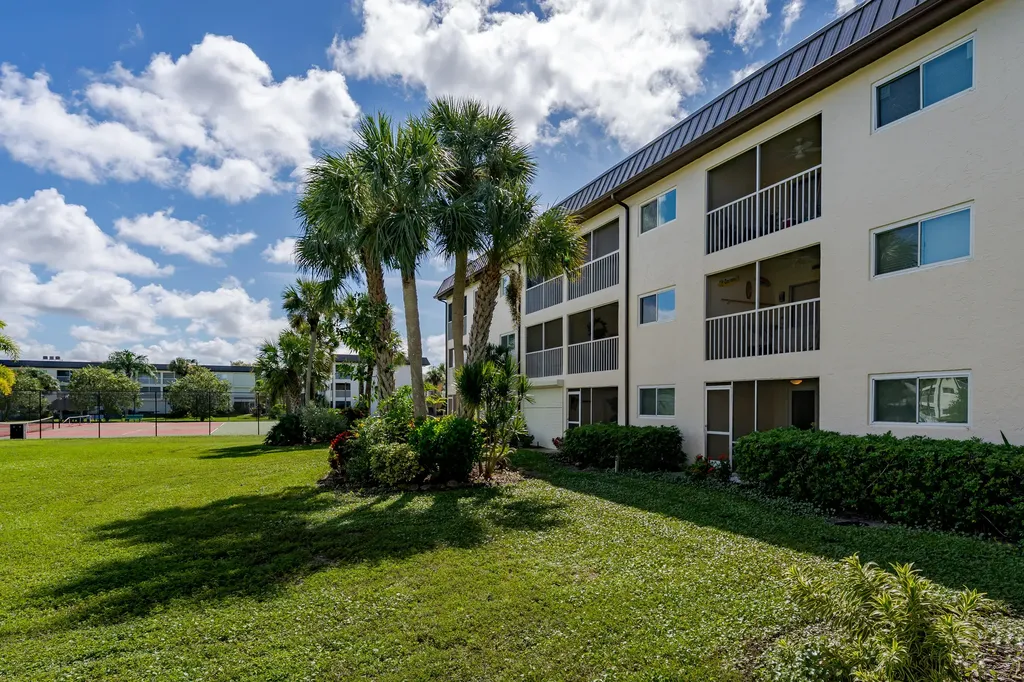 1008 Manatee Road Naples FL 34114