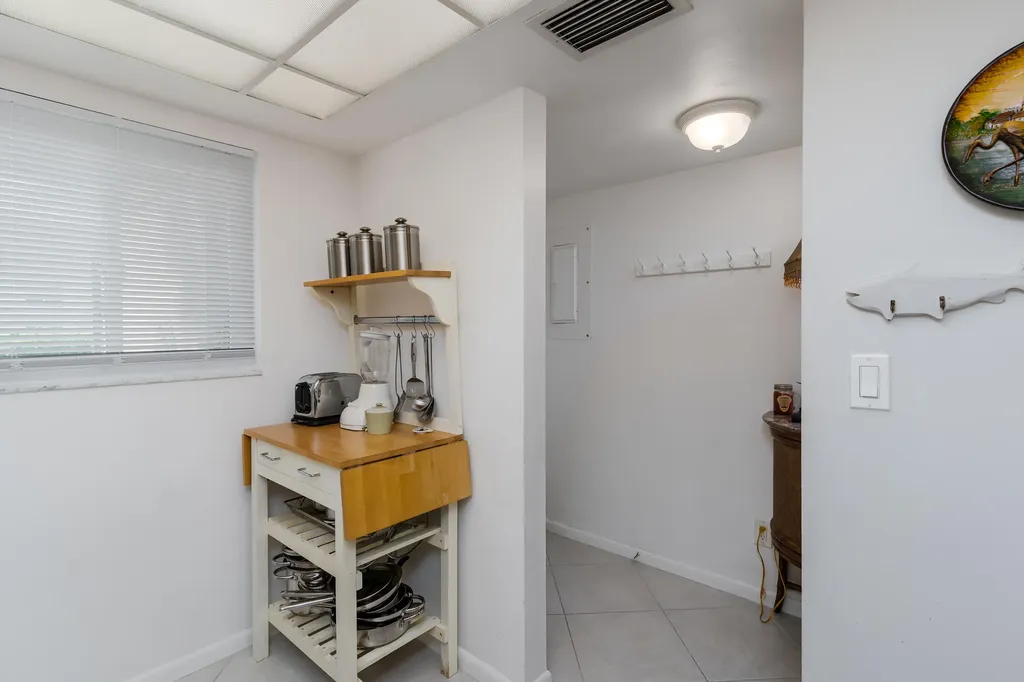 1008 Manatee Road Naples FL 34114