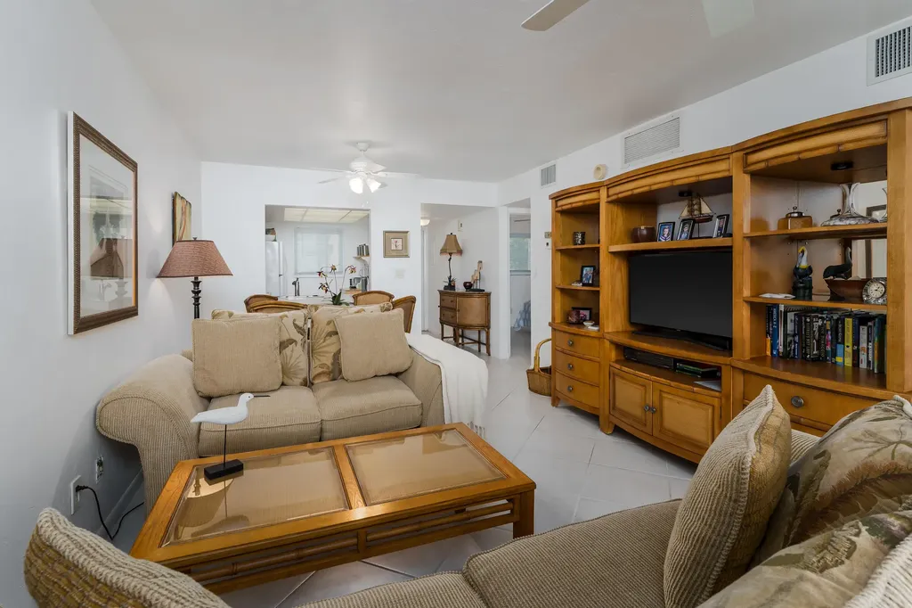 1008 Manatee Road Naples FL 34114