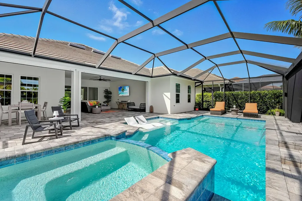 3199 Cotuit Lane Naples FL 34114