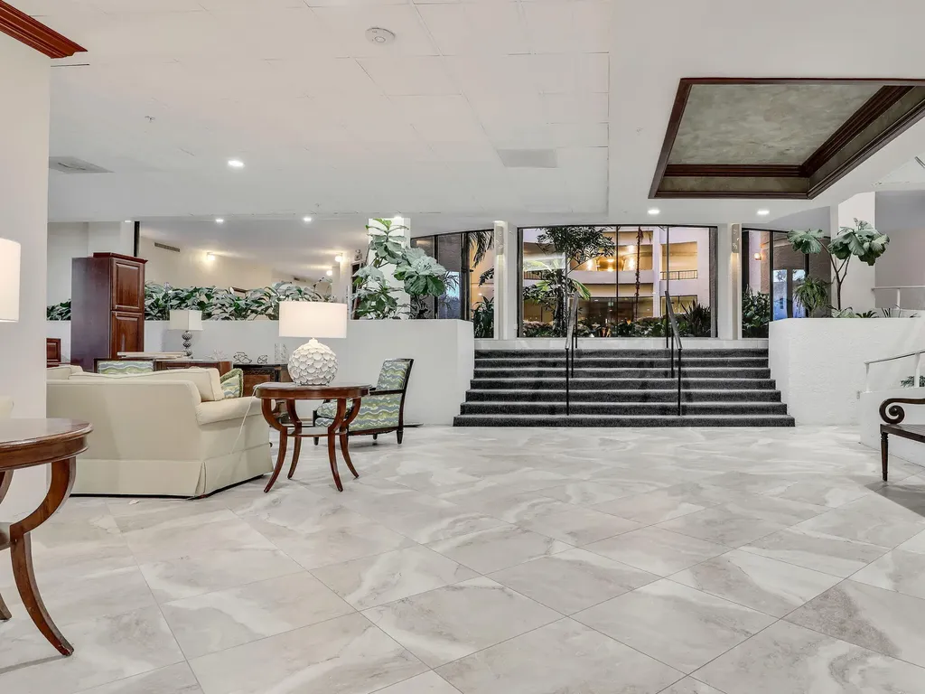 3215 Gulf Shore Boulevard N Naples FL 34103