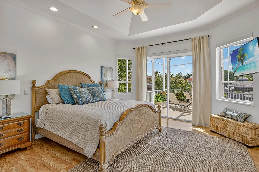 859 Wintergreen Court Marco Island FL 34145