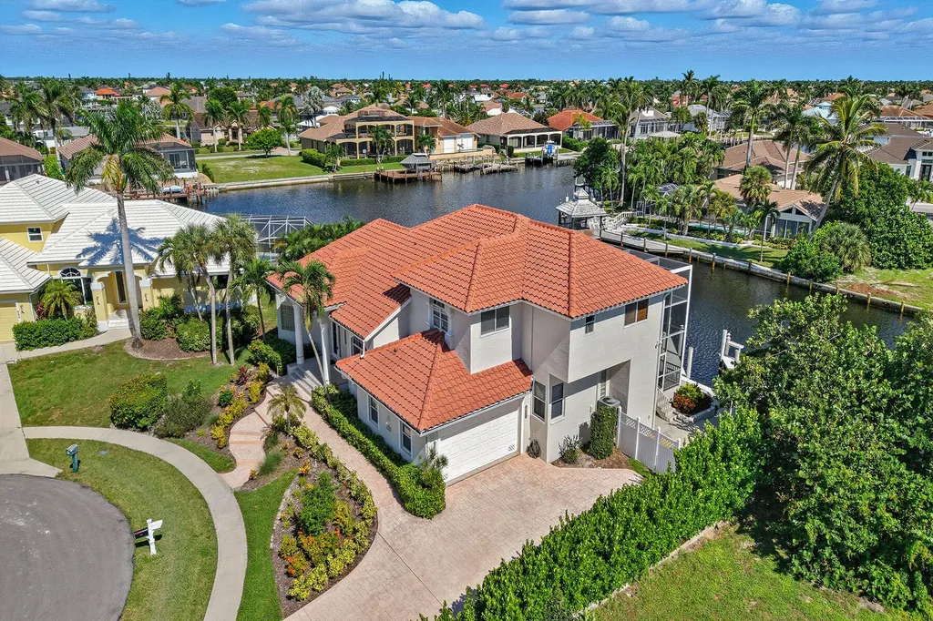 859 Wintergreen Court Marco Island FL 34145