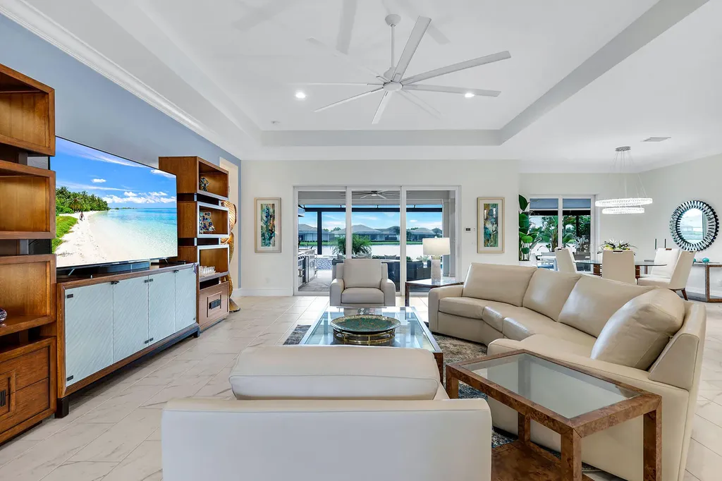 14386 Laguna Springs Lane Naples FL 34114