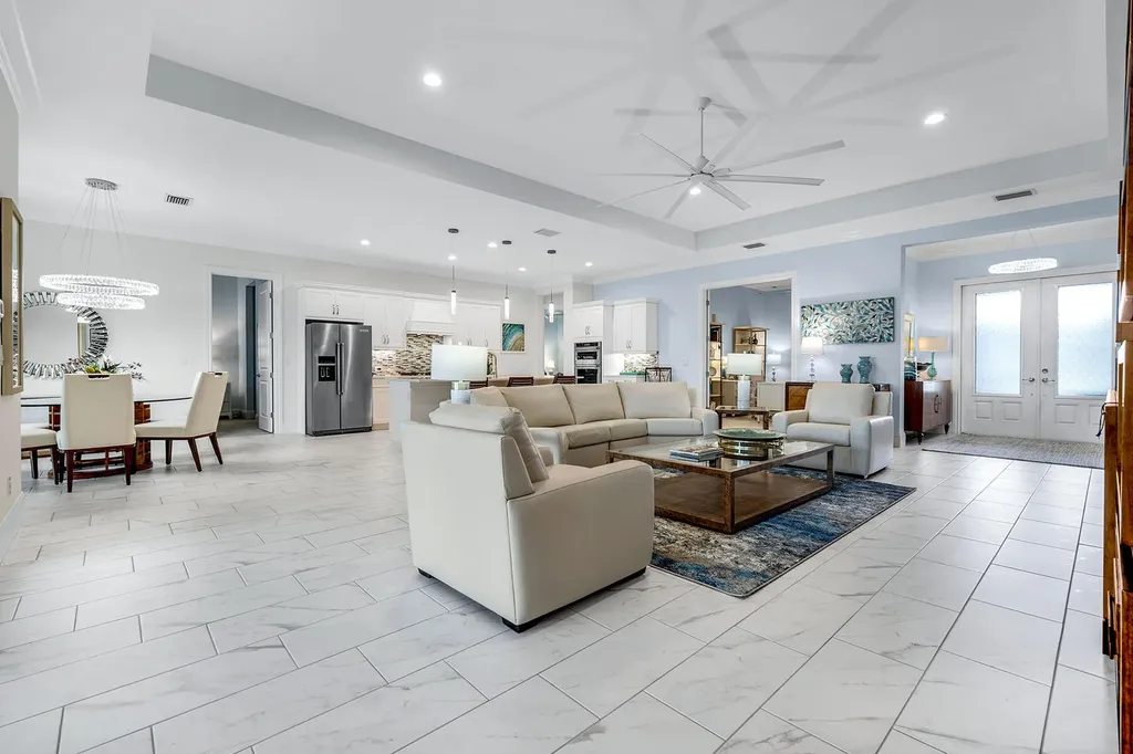 14386 Laguna Springs Lane Naples FL 34114