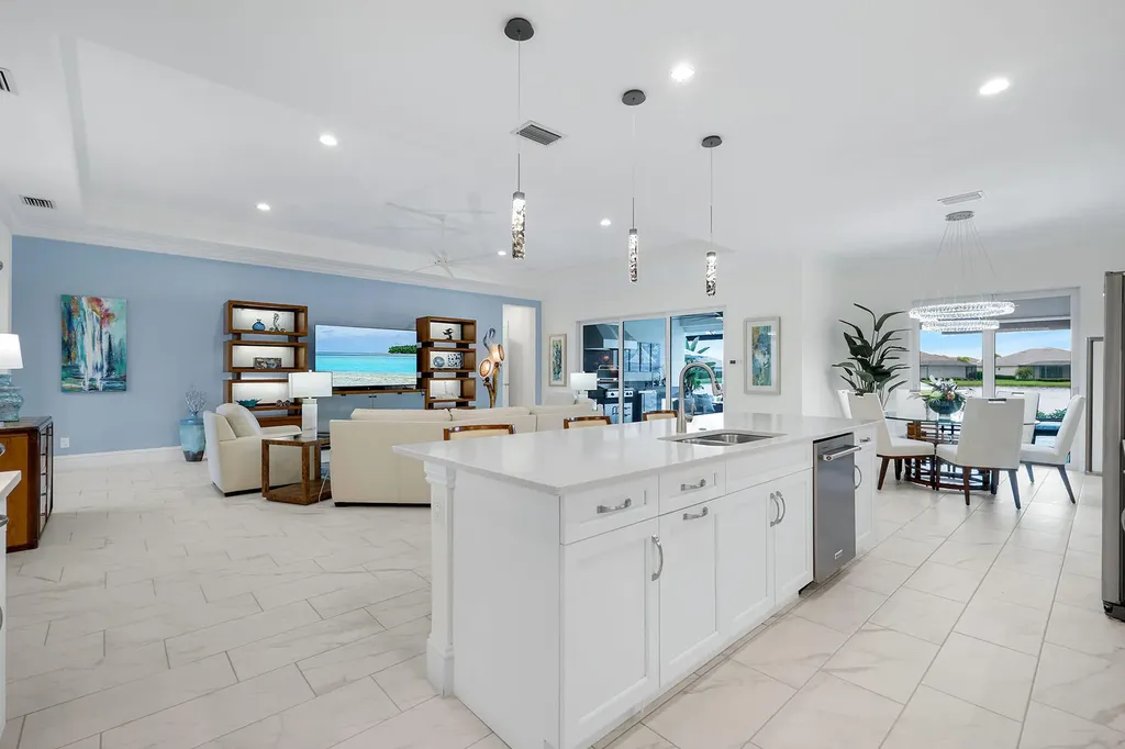 14386 Laguna Springs Lane Naples FL 34114