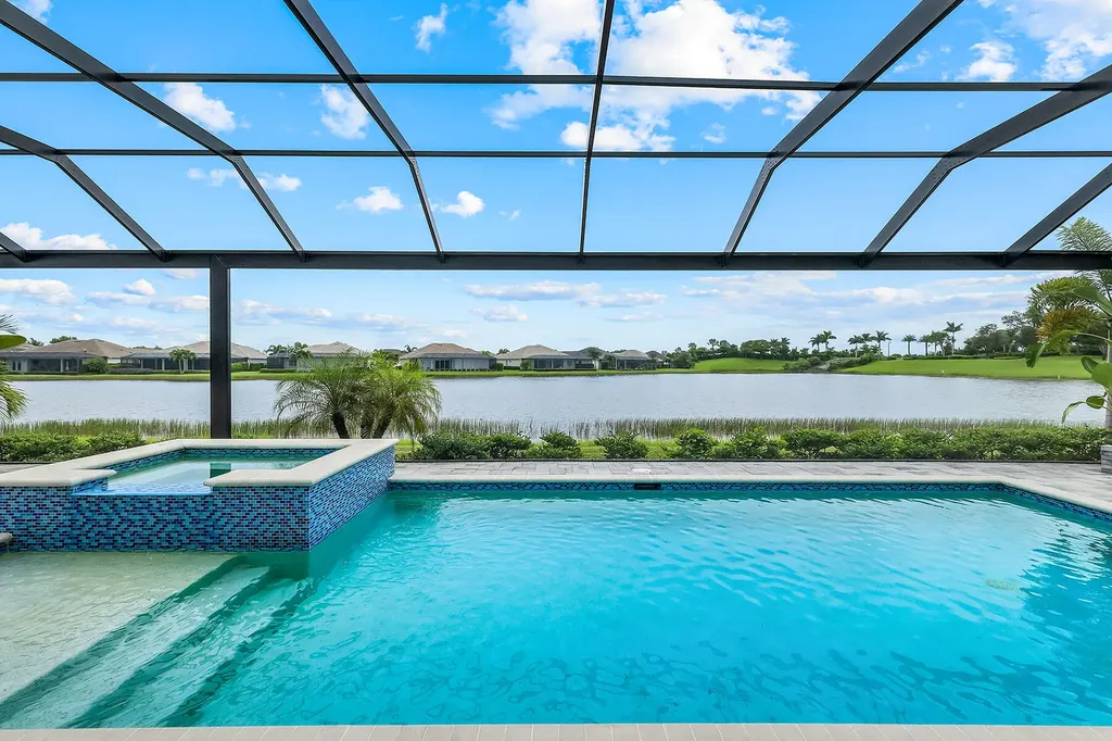 14386 Laguna Springs Lane Naples FL 34114