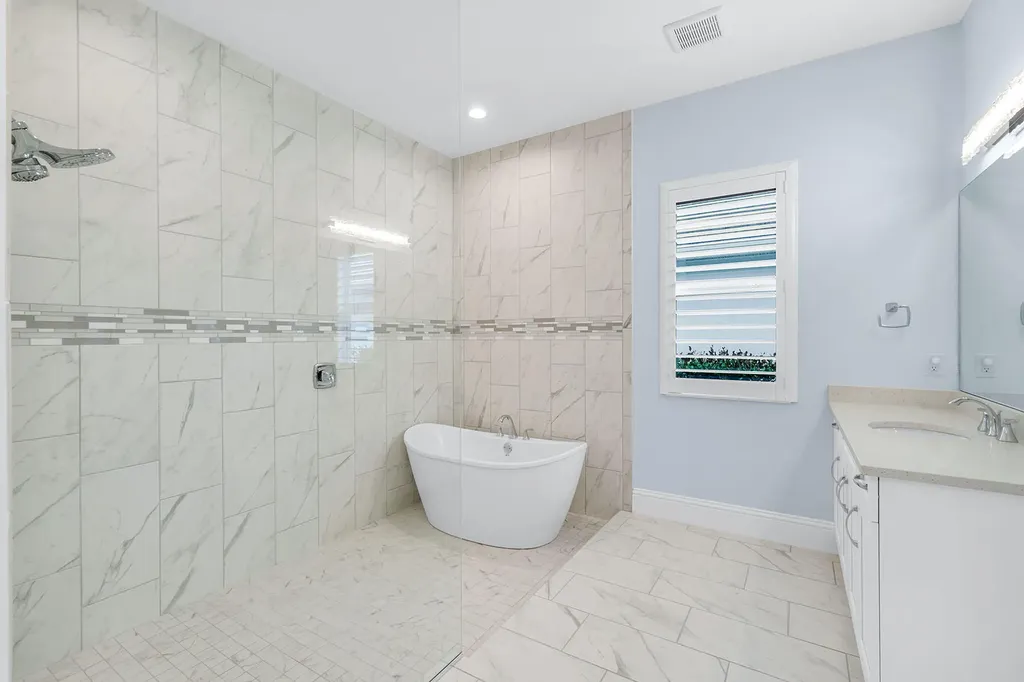 14386 Laguna Springs Lane Naples FL 34114