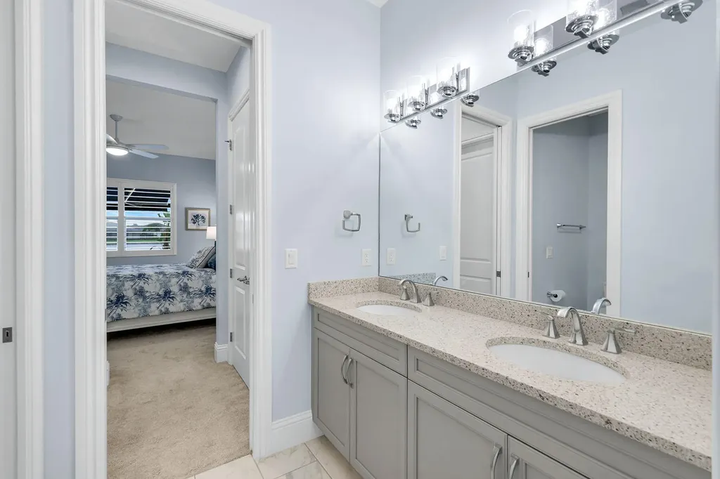 14386 Laguna Springs Lane Naples FL 34114