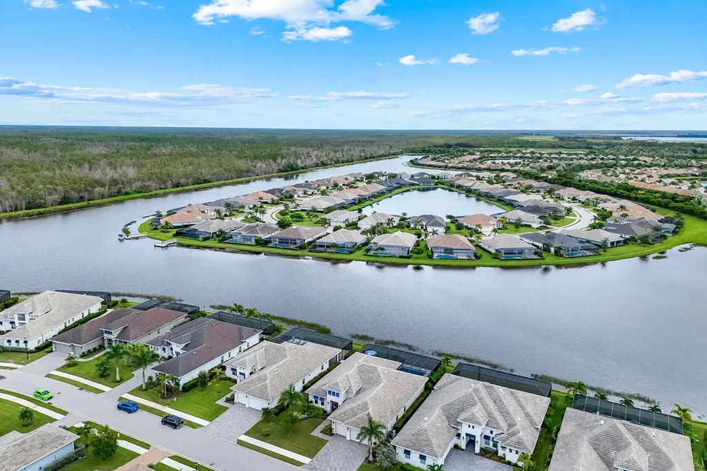 14386 Laguna Springs Lane Naples FL 34114