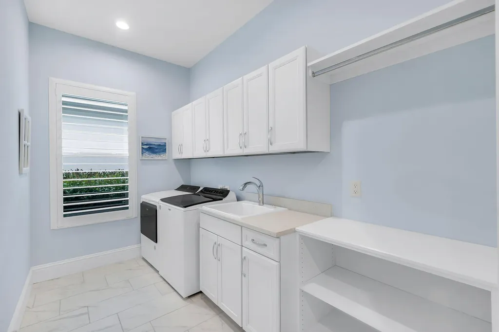 14386 Laguna Springs Lane Naples FL 34114