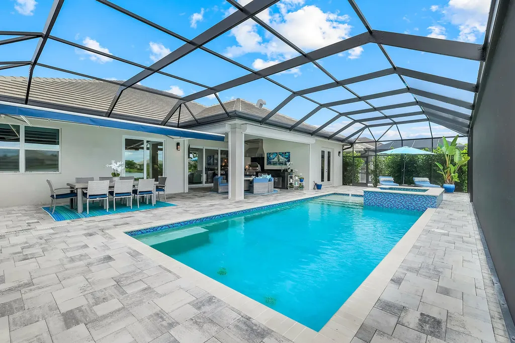 14386 Laguna Springs Lane Naples FL 34114