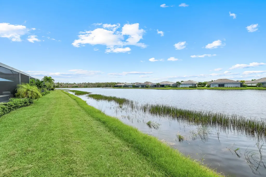 14386 Laguna Springs Lane Naples FL 34114