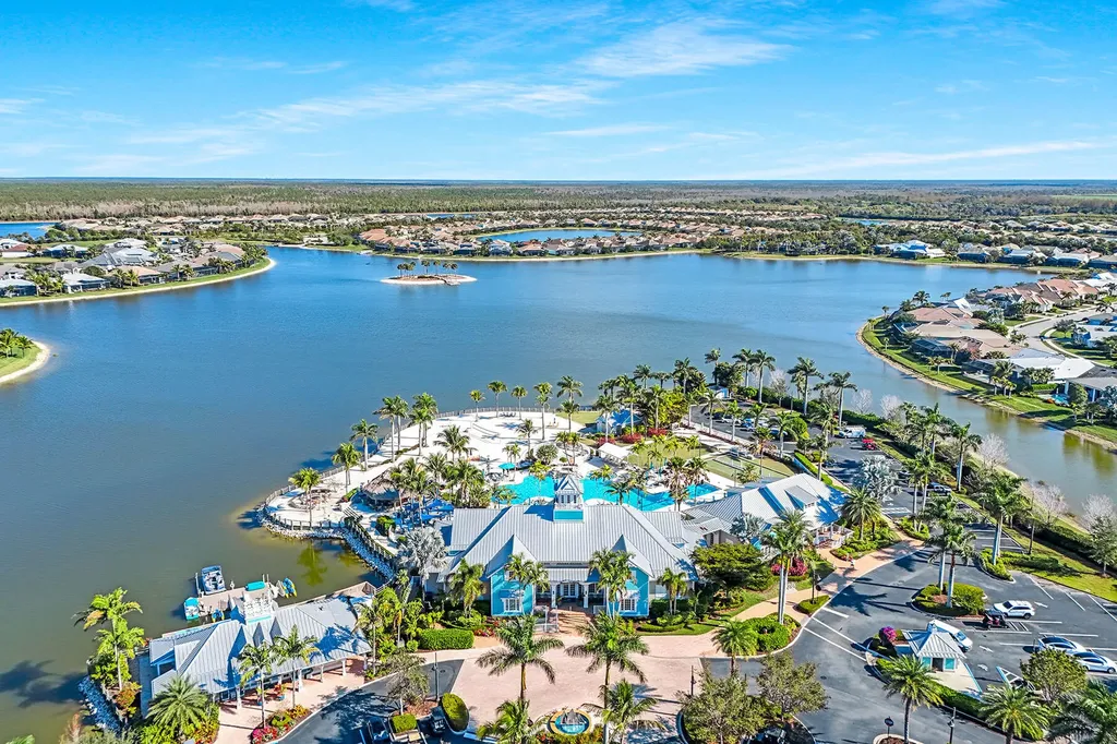 14386 Laguna Springs Lane Naples FL 34114