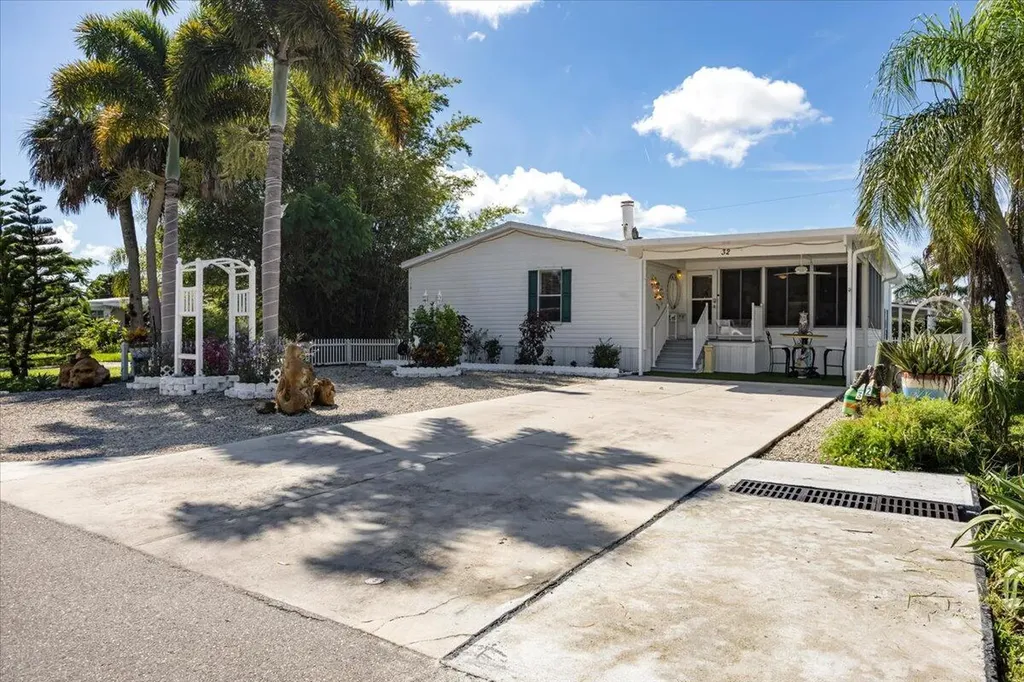 32 Sonderhen Drive Naples FL 34114