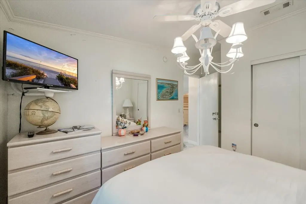 32 Sonderhen Drive Naples FL 34114