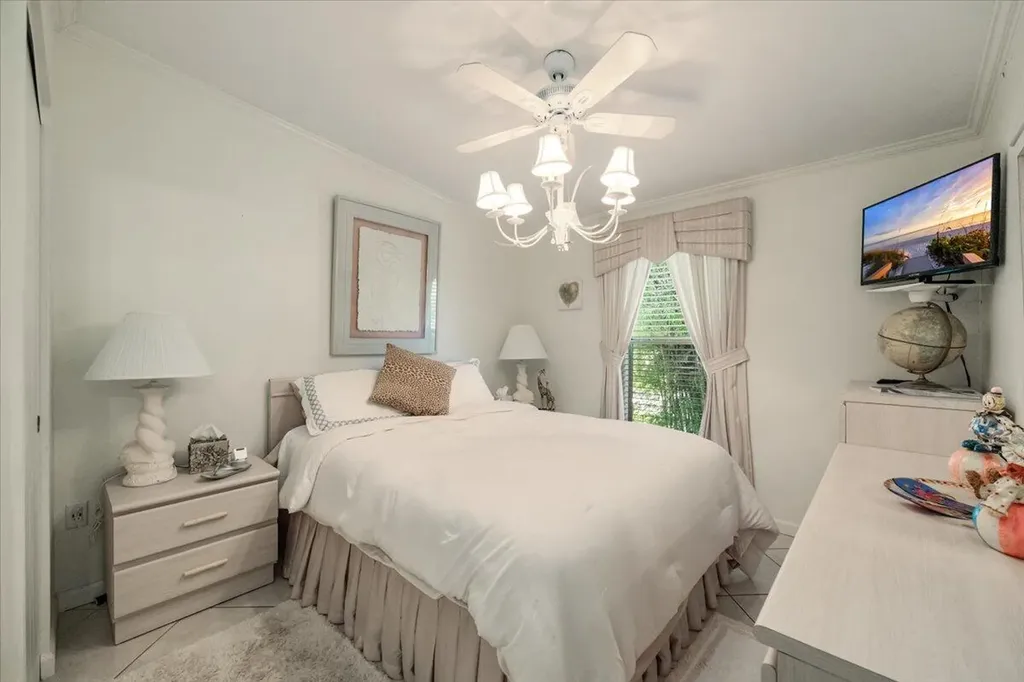 32 Sonderhen Drive Naples FL 34114