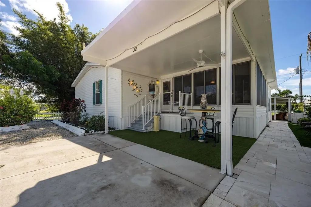 32 Sonderhen Drive Naples FL 34114