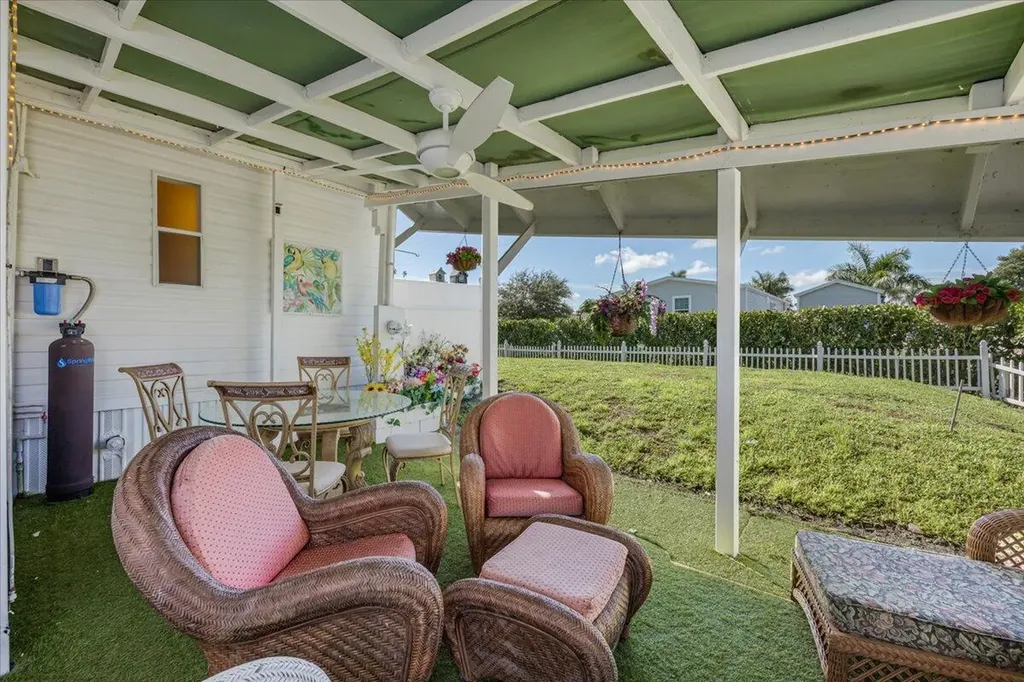 32 Sonderhen Drive Naples FL 34114