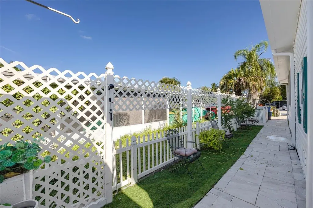 32 Sonderhen Drive Naples FL 34114