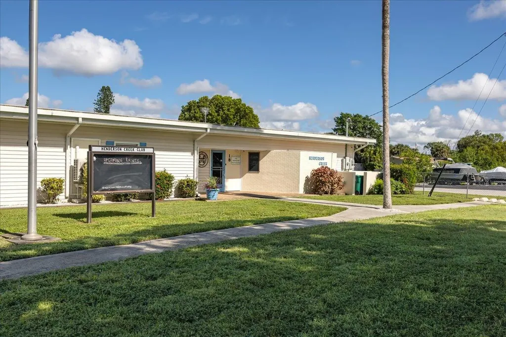 32 Sonderhen Drive Naples FL 34114