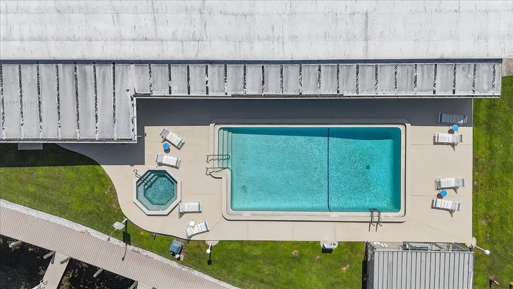 32 Sonderhen Drive Naples FL 34114