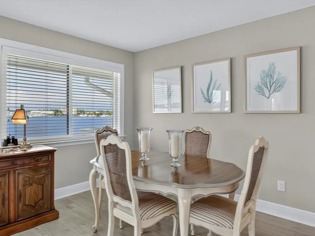 1302 Chesapeake Avenue Naples FL 34102